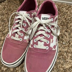 Old skool fuchsia checkered vans